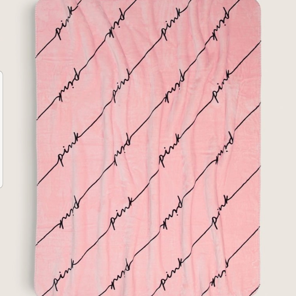 NEW Victoria's Secret Cozy Plush Fleece Blanket Throw Silver Pink Linear Script